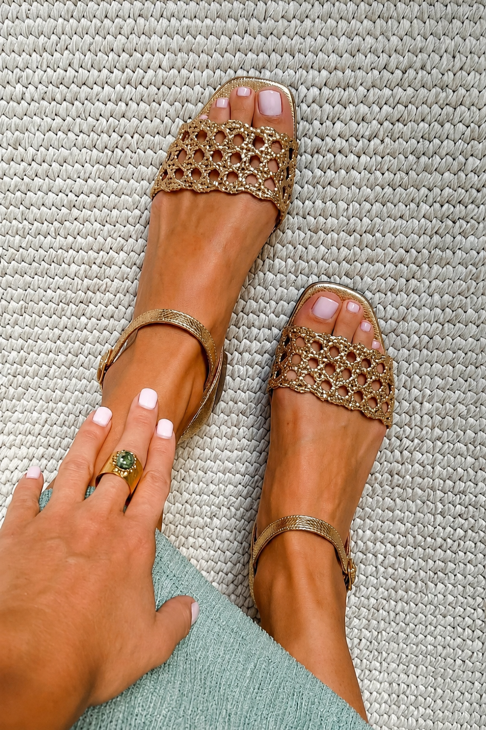 Women's Golden Cutout Detail Flat Sandals