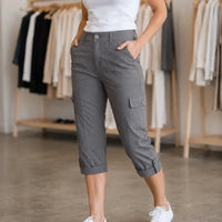Women's Cuffed Hem Cargo Capri Pants
