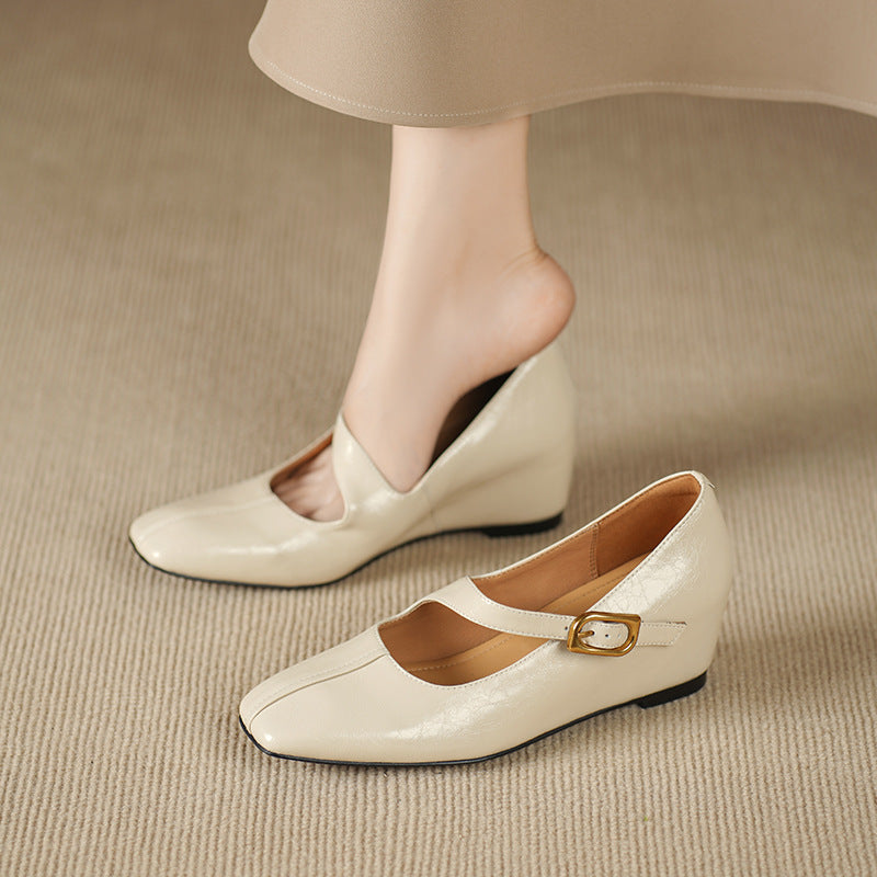 Women's Glossy Tilted Buckle Mary Jane Heels